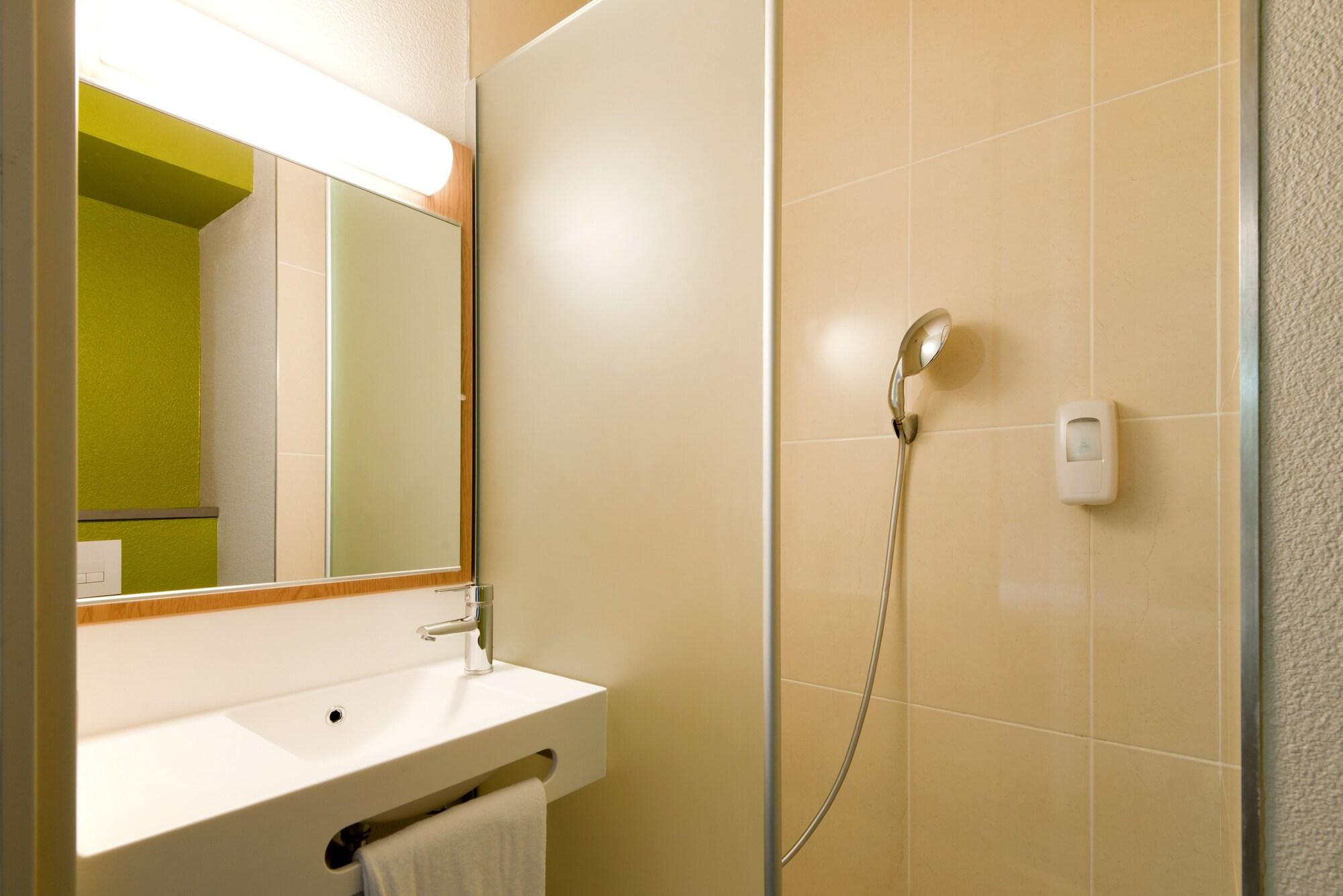 B&B Hôtel LYON Sud Etats Unis Vénissieux Exterior foto
